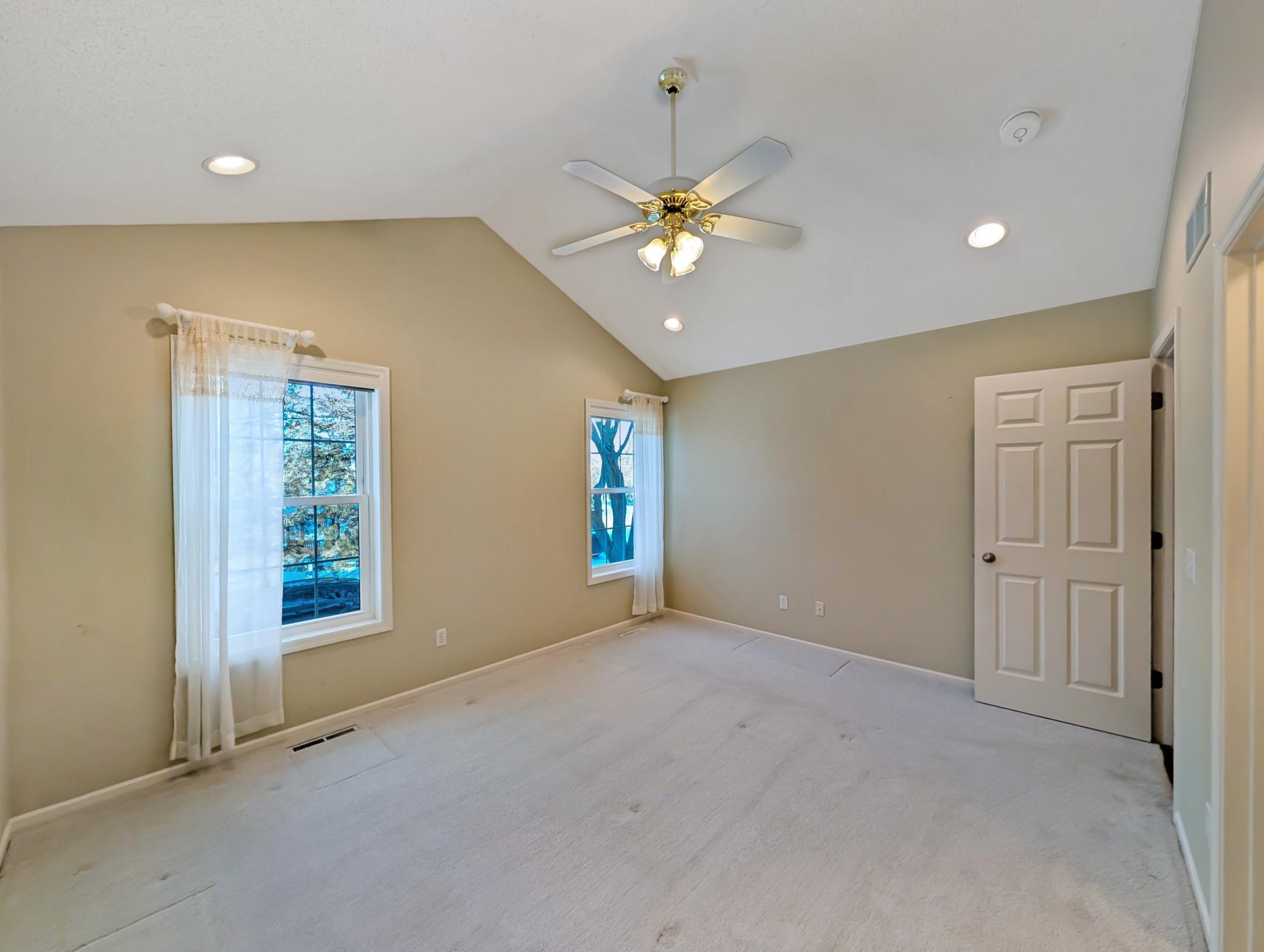 7472 Hampton Lane Shakopee, MN 55379 - Photo 4 of 33