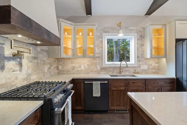 $1,190,000 | 6 Tide Water Drive, Biddeford, ME 04005