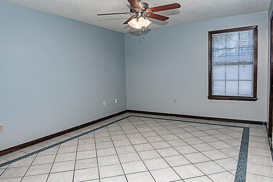 116 Walker Circle West Crestview, FL 32539 - Photo 11 of 20 a view of an empty room
