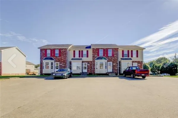 $1,150 | 202 Tree Line Drive, Oak Grove, KY 42262