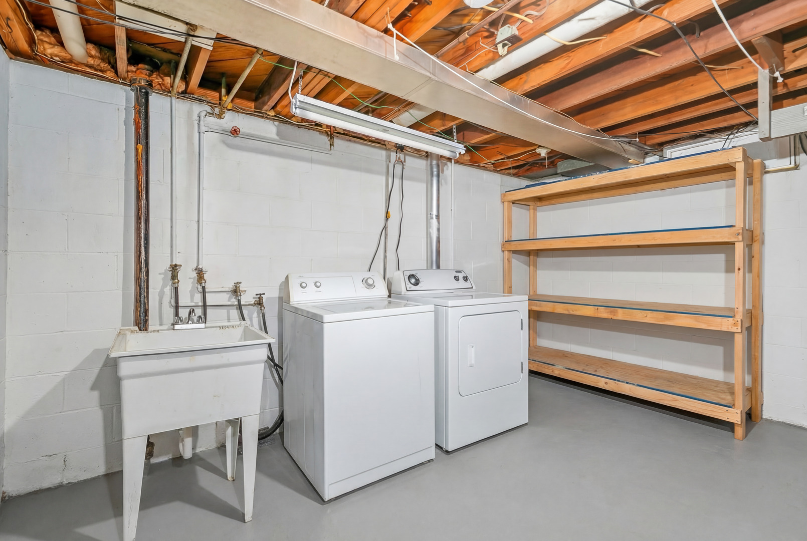 3237 12th Street Rock Island, IL 61201 - Photo 35 of 36 a utility room with dryer and washer