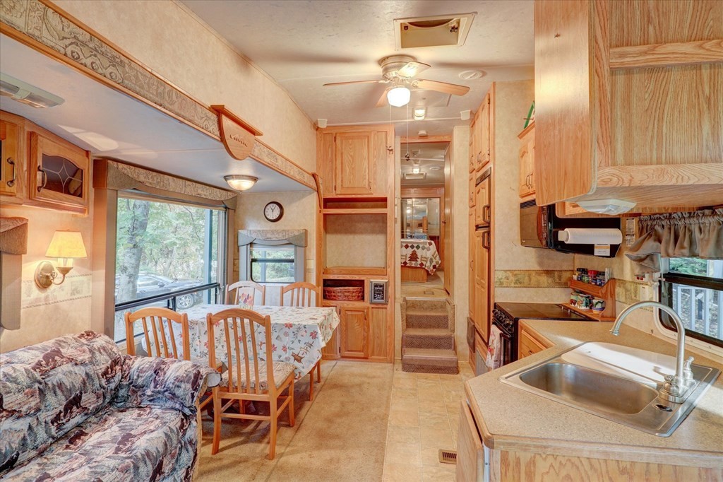 1894 Bluff Mountain Road Sevierville, TN 37876 - Photo 20 of 25 Gallery Image 20