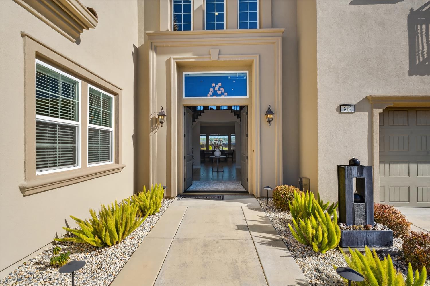 812 Fallen Log Court Rocklin, CA 95765 - Photo 3 of 89