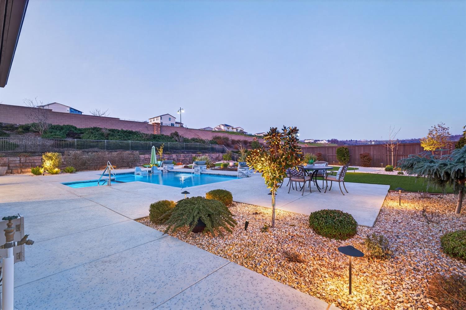 812 Fallen Log Court Rocklin, CA 95765 - Photo 70 of 89