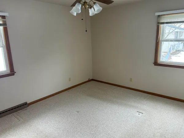 $165,000 | 2129 Sunset Drive, Freeport, IL 61032