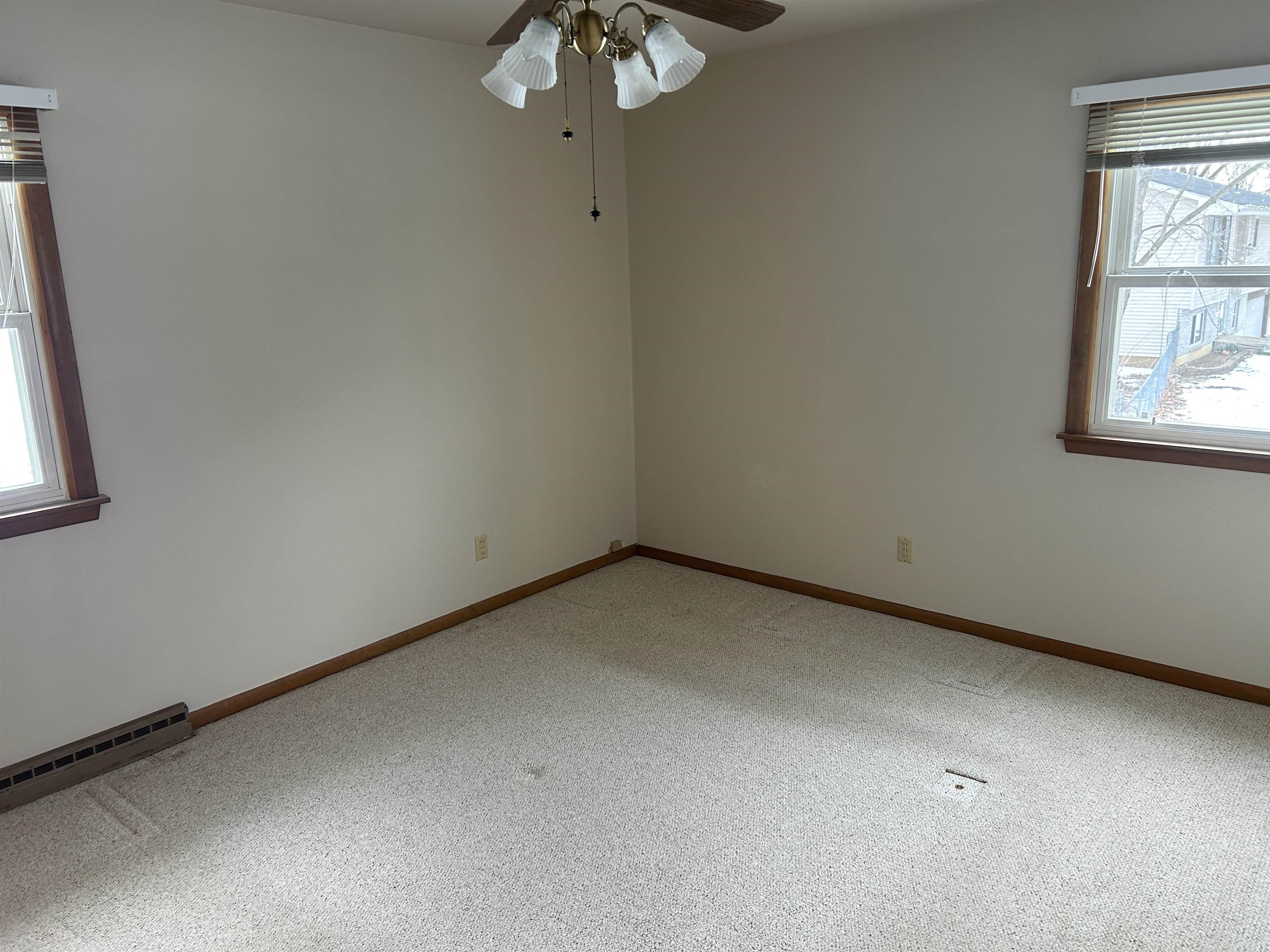 2129 Sunset Drive Freeport, IL 61032 - Photo 11 of 17