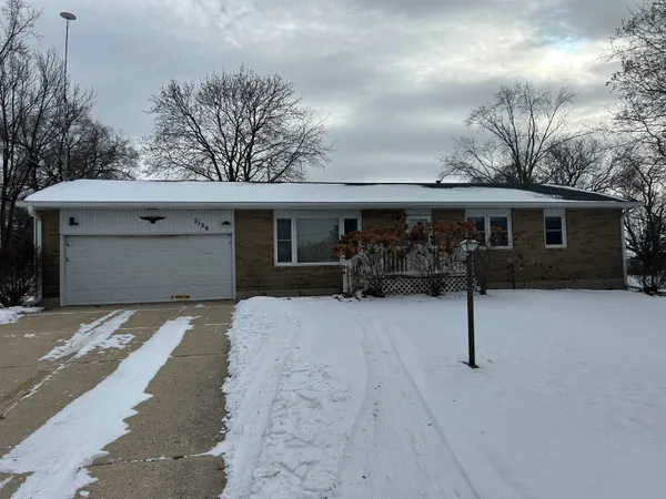 $165,000 | 2129 Sunset Drive, Freeport, IL 61032