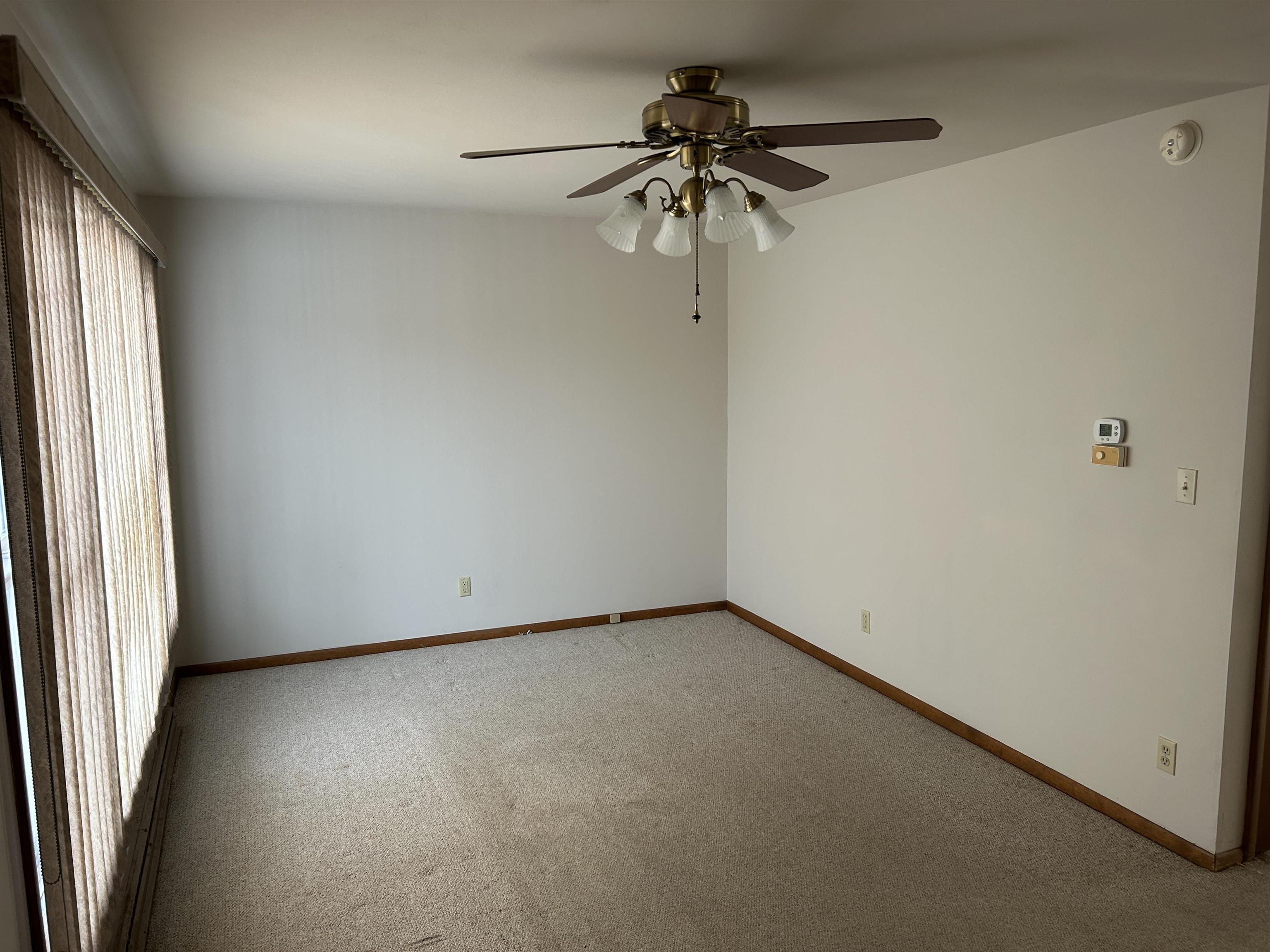 2129 Sunset Drive Freeport, IL 61032 - Photo 3 of 17