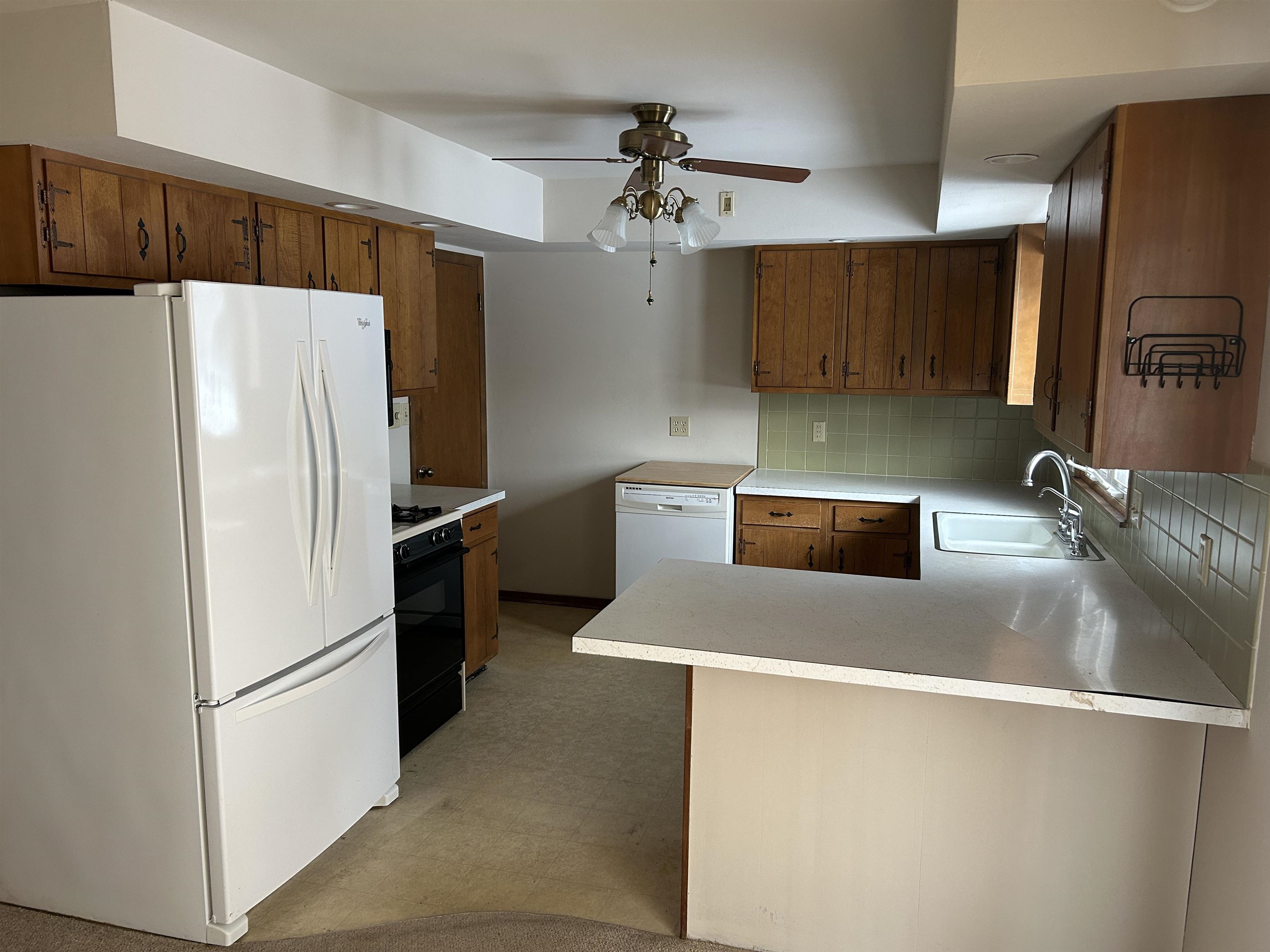 2129 Sunset Drive Freeport, IL 61032 - Photo 6 of 17