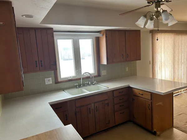 $165,000 | 2129 Sunset Drive, Freeport, IL 61032