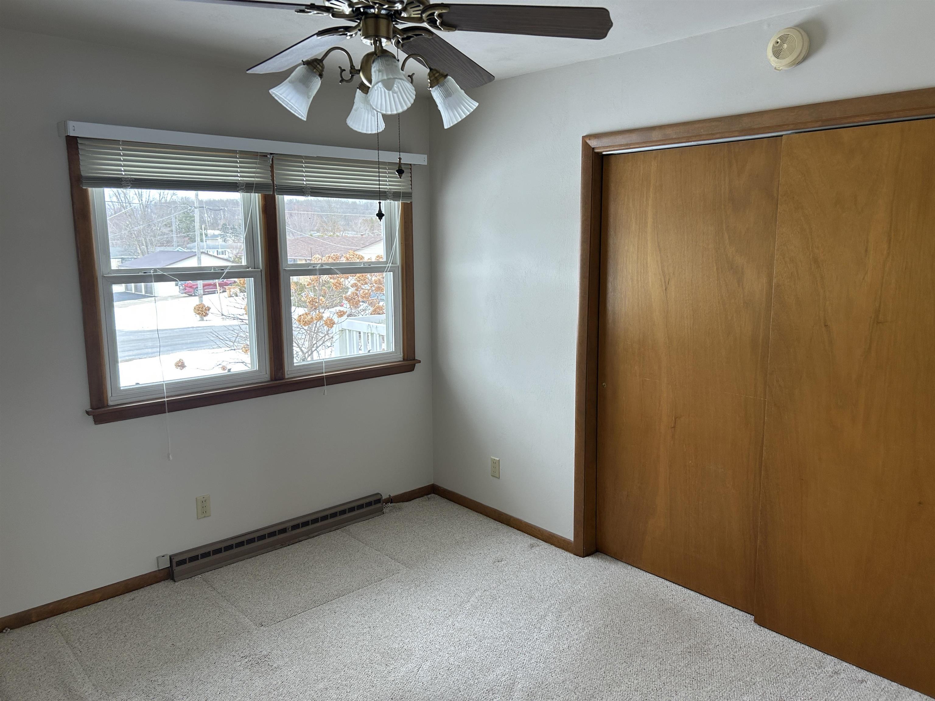 2129 Sunset Drive Freeport, IL 61032 - Photo 8 of 17