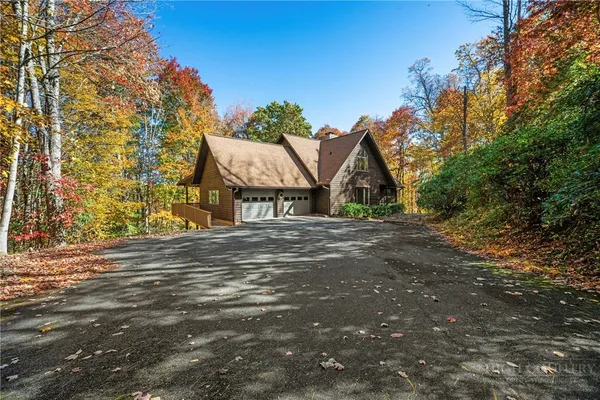 $649,900 | 1584 Hattie Hill Road, Vilas, NC 28692