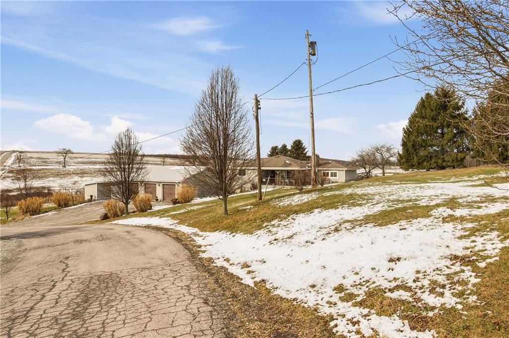 599 Brown Road Acme, PA 15610 - Photo 4 of 37