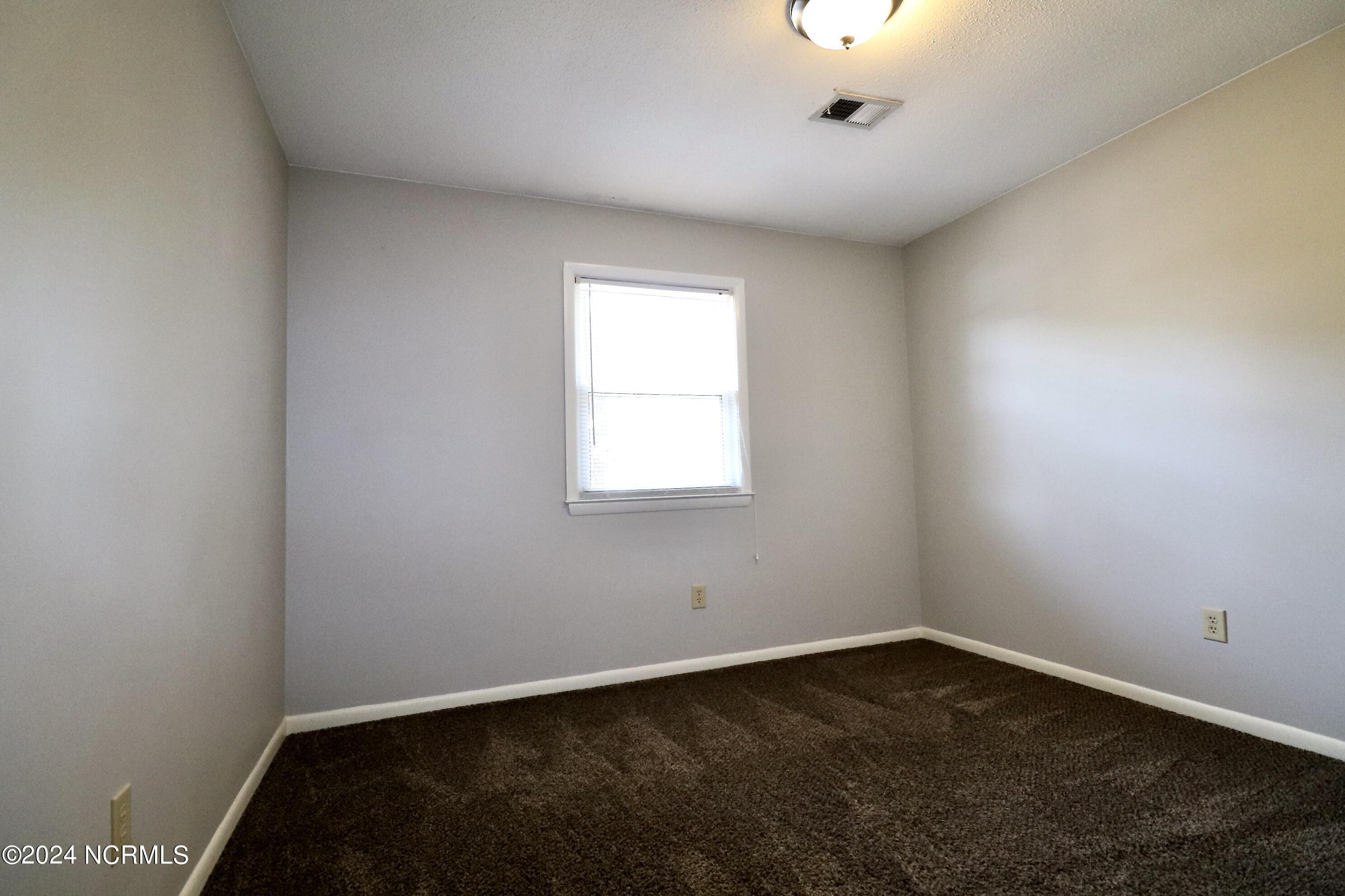 422 Cathay Road Wilmington, NC 28412 - Photo 14 of 18 33D06662-8801-43F9-825C-AE304950F04E_1_2