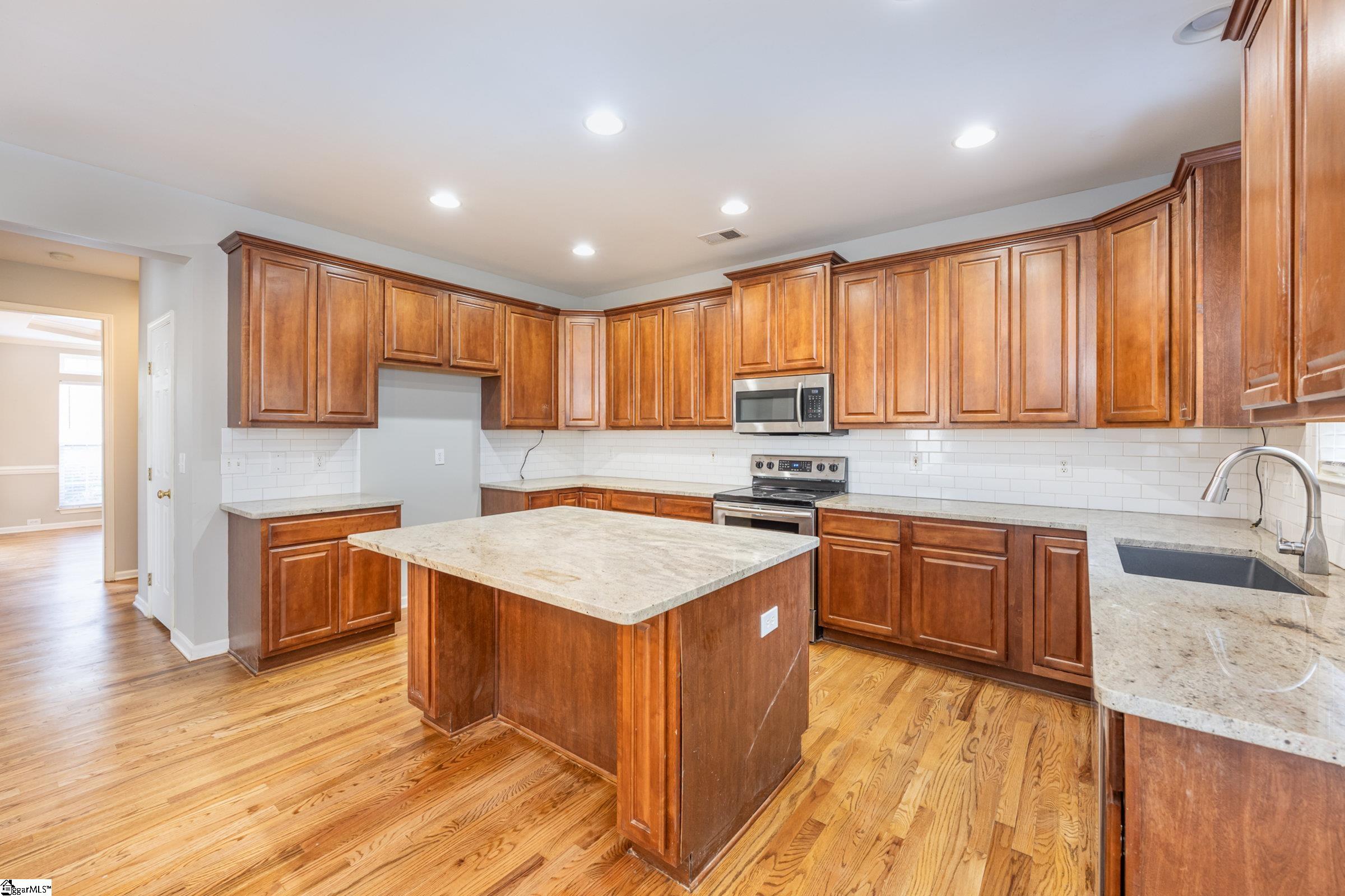 135 Hartwick Lane Fountain Inn, SC 29644 - Photo 12 of 36