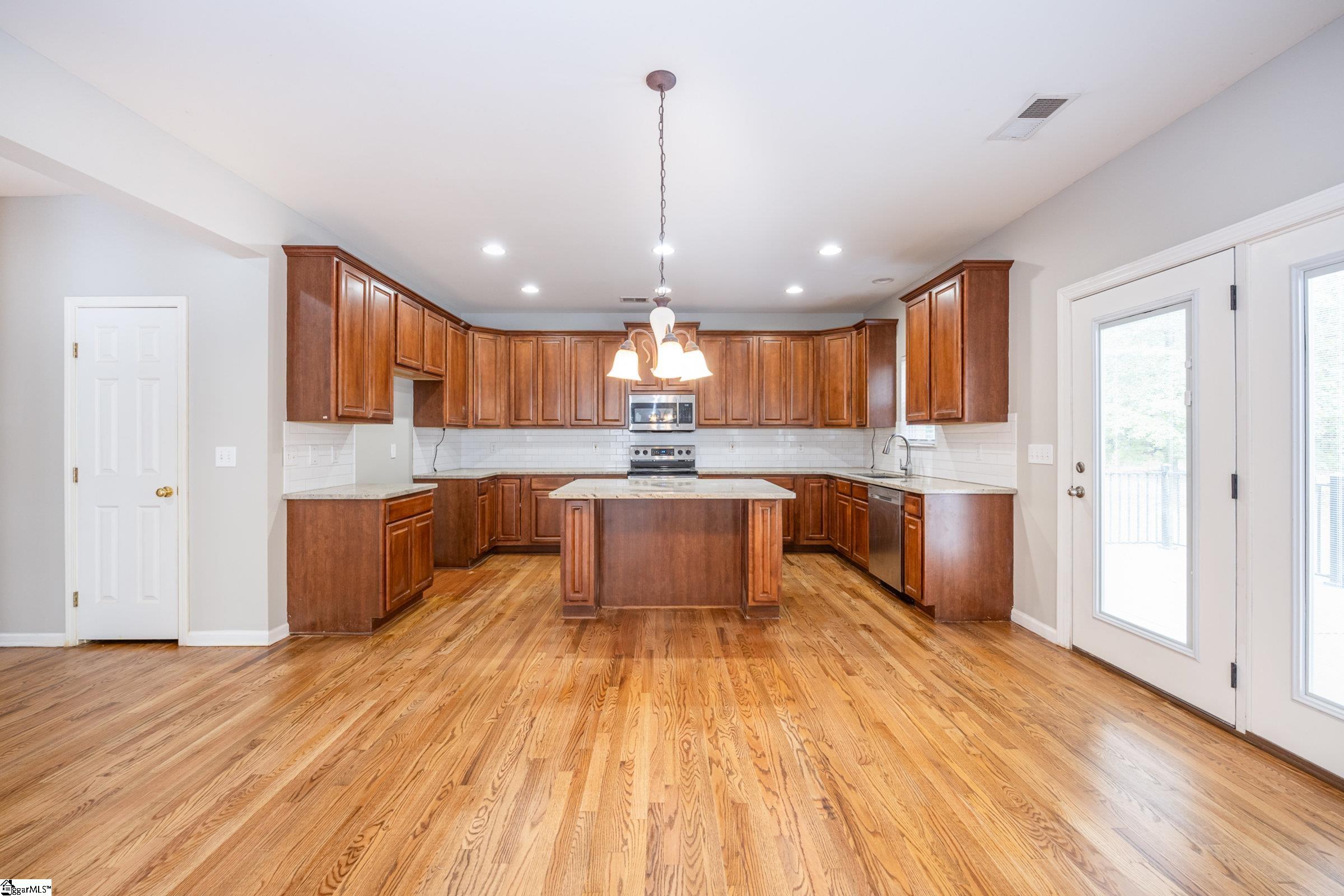 135 Hartwick Lane Fountain Inn, SC 29644 - Photo 10 of 36