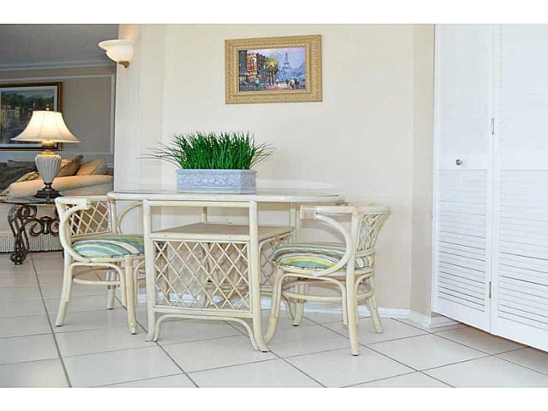 615 North Riverside Drive, Unit PH1 Pompano Beach, FL 33062 - Photo 12 of 34 Kitchen