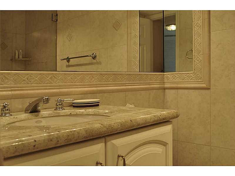 615 North Riverside Drive, Unit PH1 Pompano Beach, FL 33062 - Photo 26 of 34 Bathroom