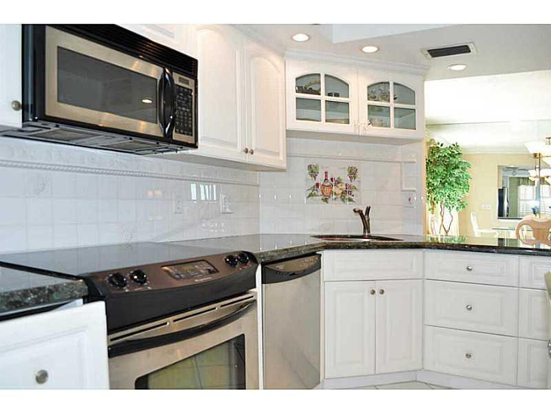 615 North Riverside Drive, Unit PH1 Pompano Beach, FL 33062 - Photo 7 of 34 Kitchen