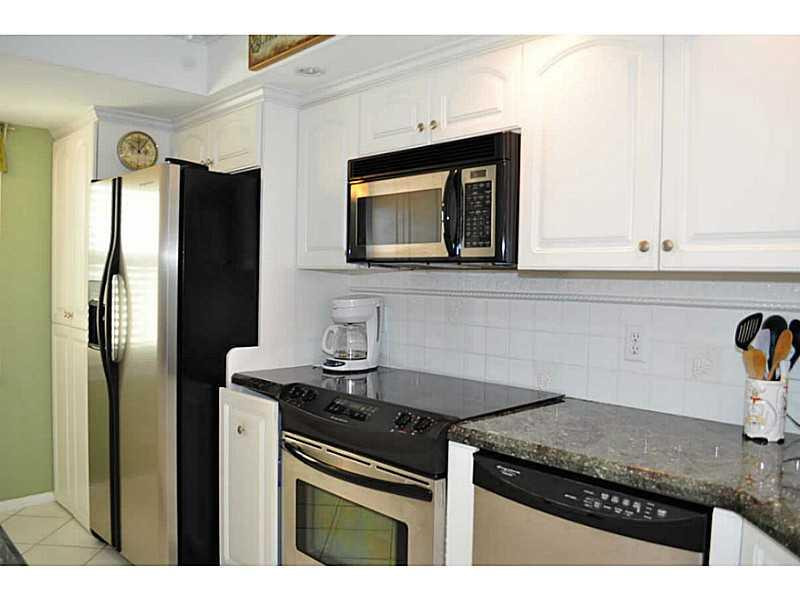 615 North Riverside Drive, Unit PH1 Pompano Beach, FL 33062 - Photo 8 of 34 Kitchen