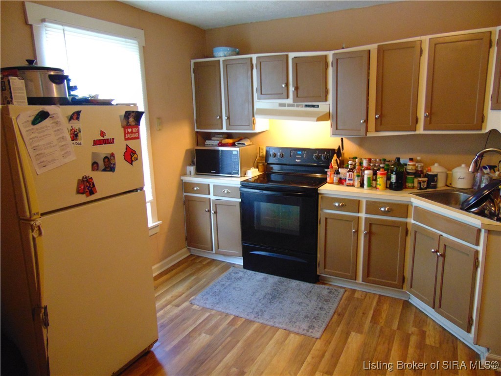 626 West 3rd Street Madison, IN 47250 - Photo 2 of 21