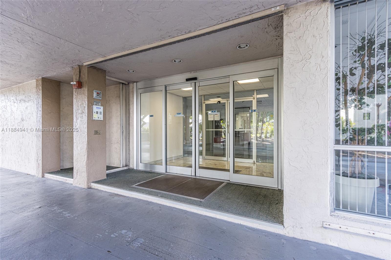 1625 Southeast 10th Avenue, Unit 402 Fort Lauderdale, FL 33316 - Photo 26 of 36