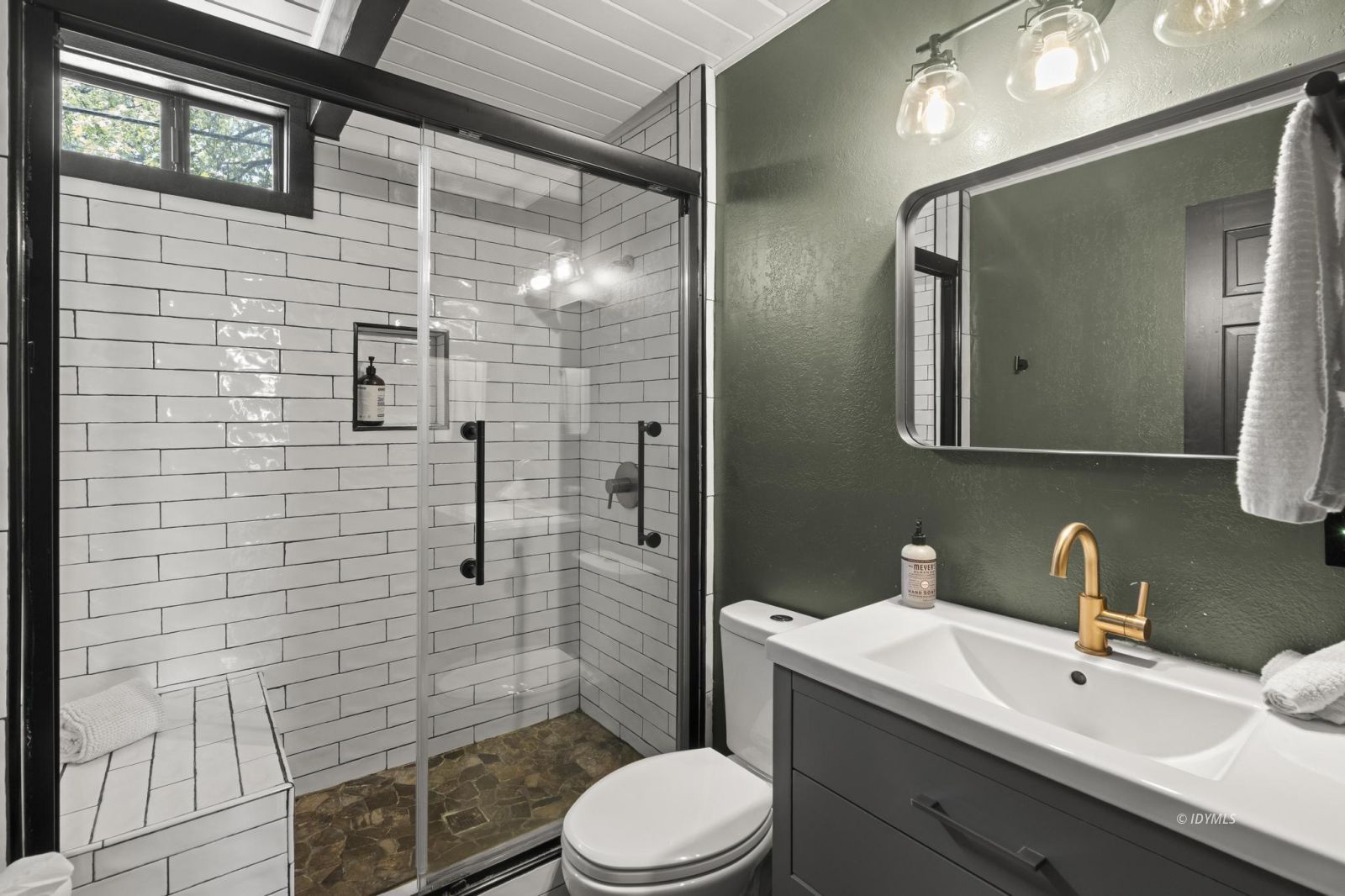 24830 Marion Ridge Drive Idyllwild, CA 92549 - Photo 18 of 36 Bath 1-Remodeled