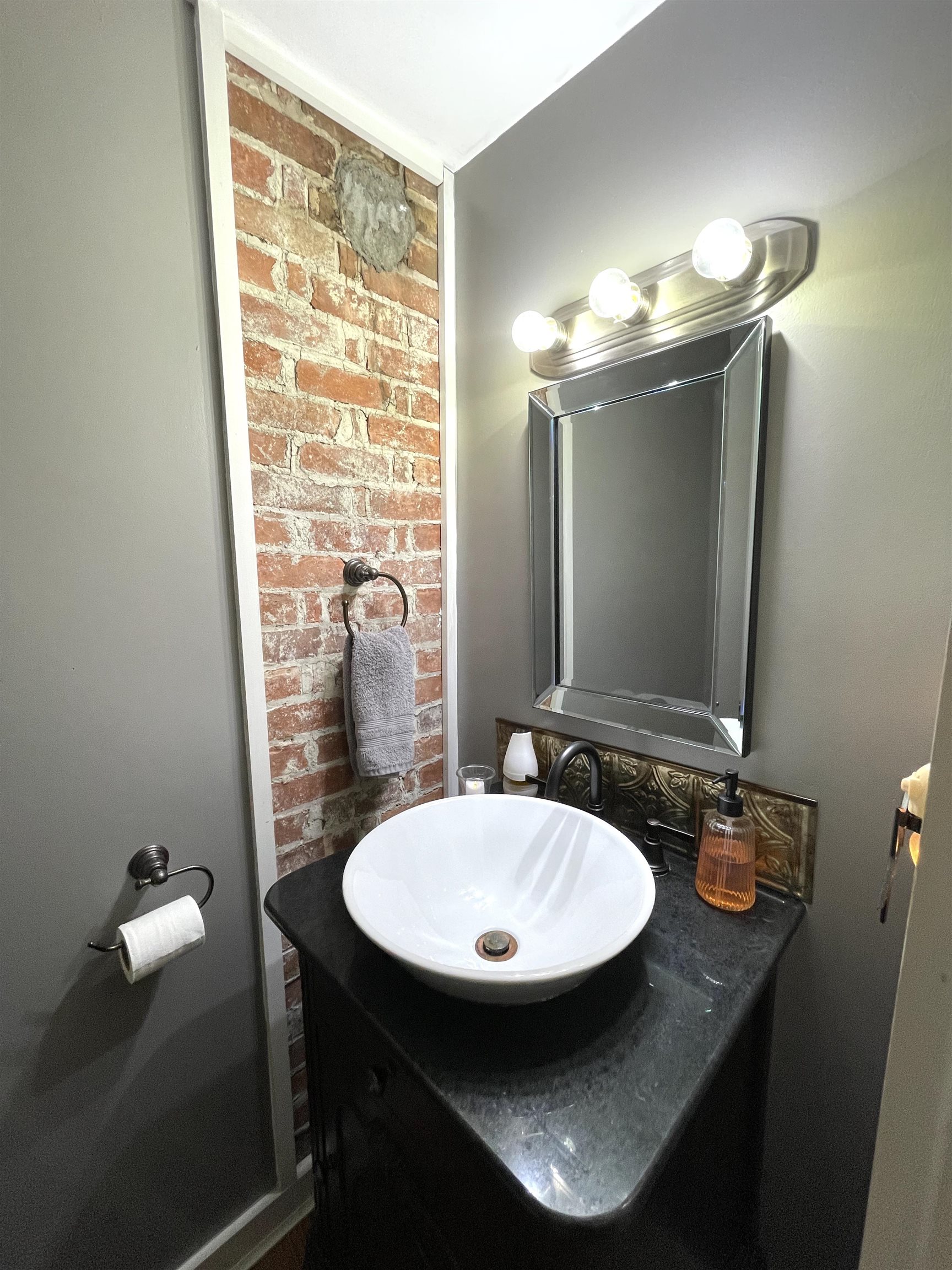 731 Main Street Bennington, VT 05201 - Photo 4 of 27 Gallery Image 4