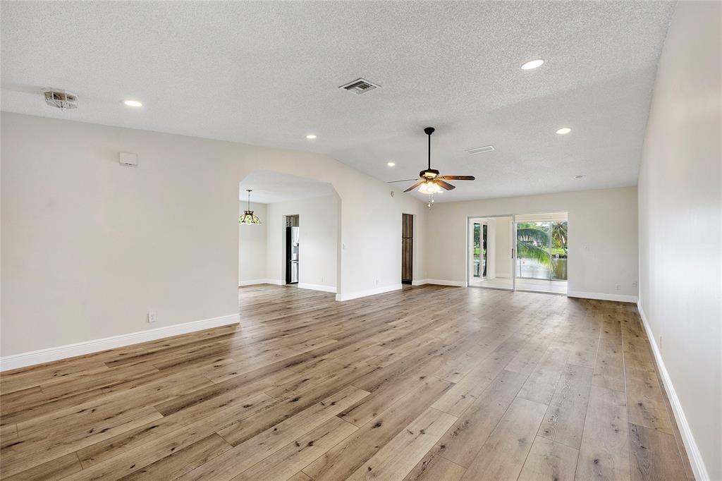 10120 Northwest 71st Street Tamarac, FL 33321 - Photo 4 of 26 Great Room
