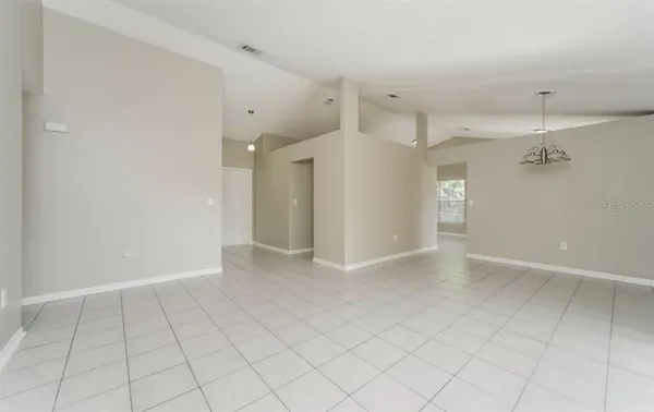 $1,750 | 1306 Piney Branch Circle, Valrico, FL 33594