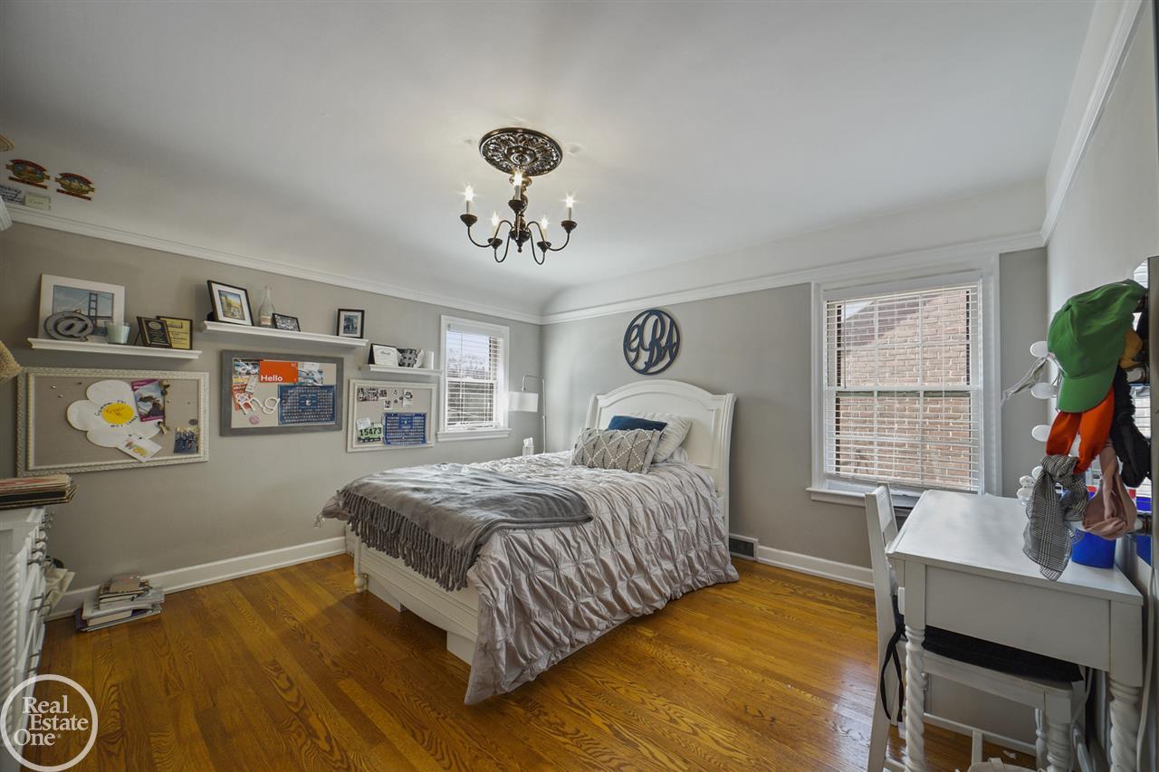 275 Moran Road Grosse Pointe, MI 48236 - Photo 30 of 43 50036996-29.JPG