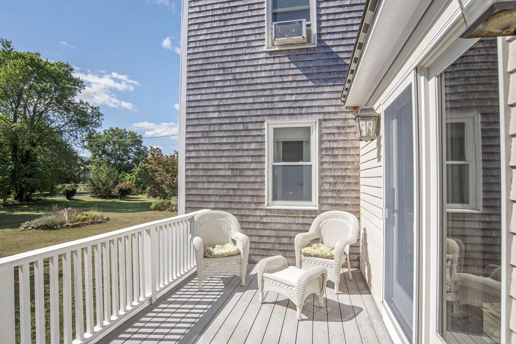 119 Dr Braley Road Freetown, MA 02717 - Photo 4 of 41 Gallery Image 4