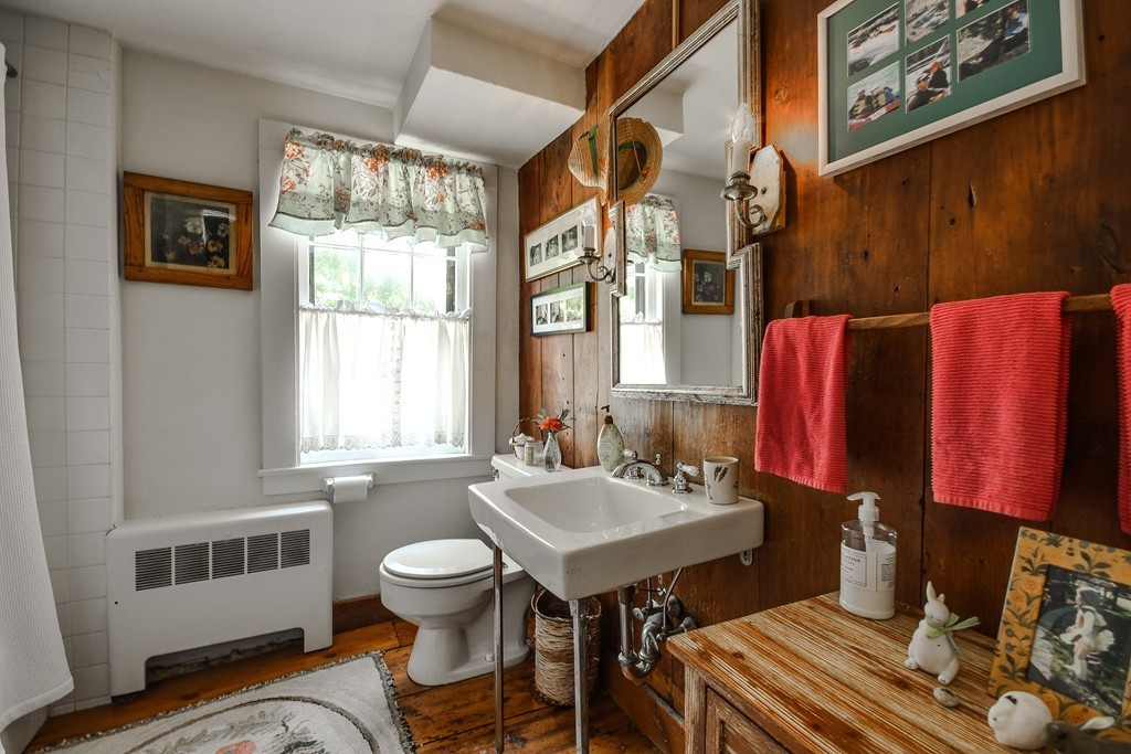 46 Forest Street Sherborn, MA 01770 - Photo 7 of 30