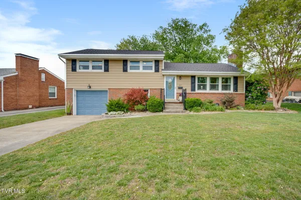 $320,000 | 2217 Swannanoa Avenue, Kingsport, TN 37664