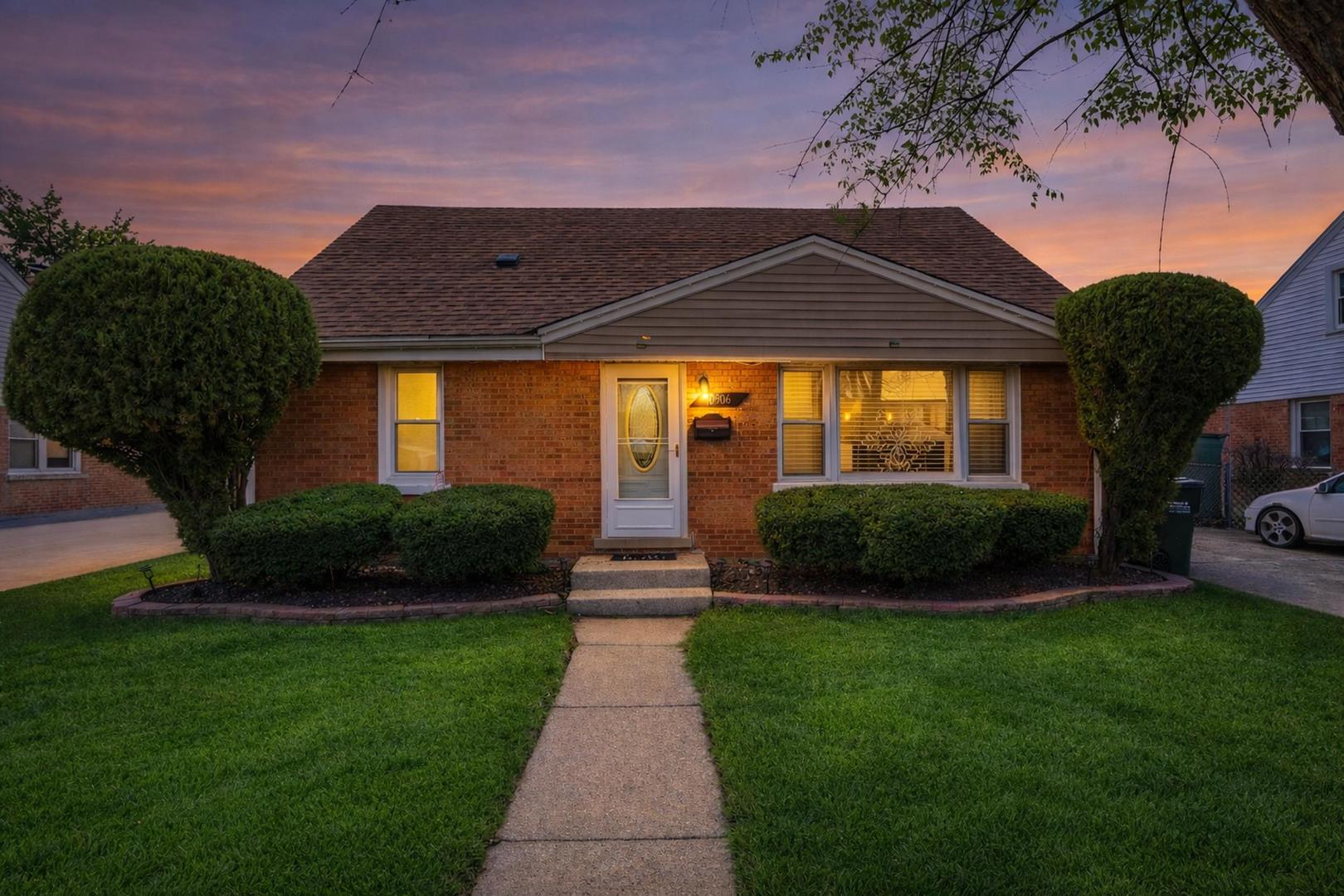 10906 McVicker Avenue Chicago Ridge, IL 60415 - Photo 4 of 27 Gallery Image 4