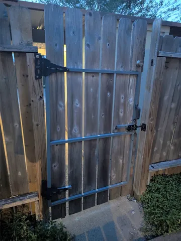 $1,500 | 15516 Weldon Drive, Houston, TX 77032