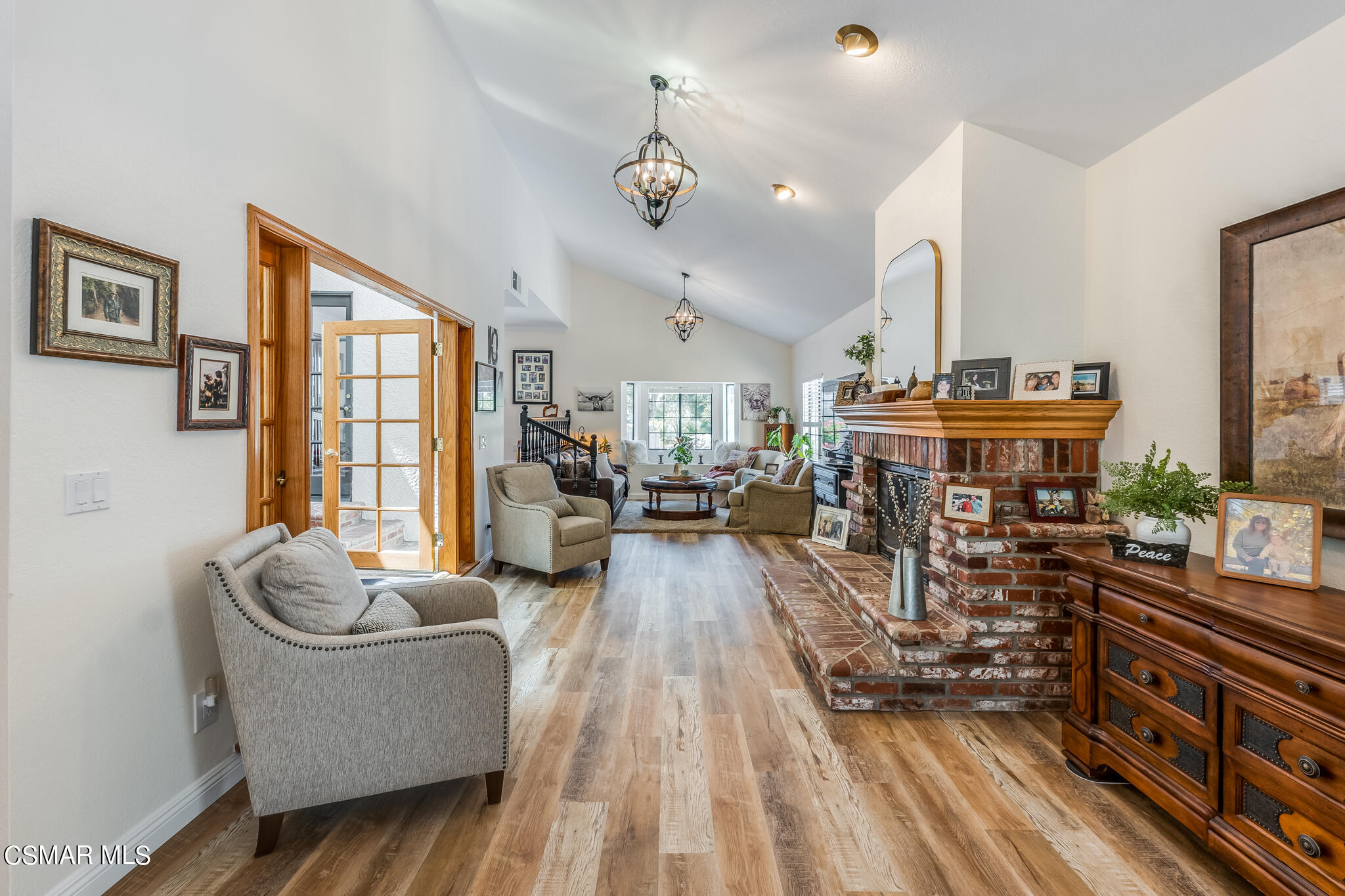 5765 Oak Knolls Road Simi Valley, CA 93063 - Photo 14 of 71 5765 Oak Knolls Rd - HsHProd-11