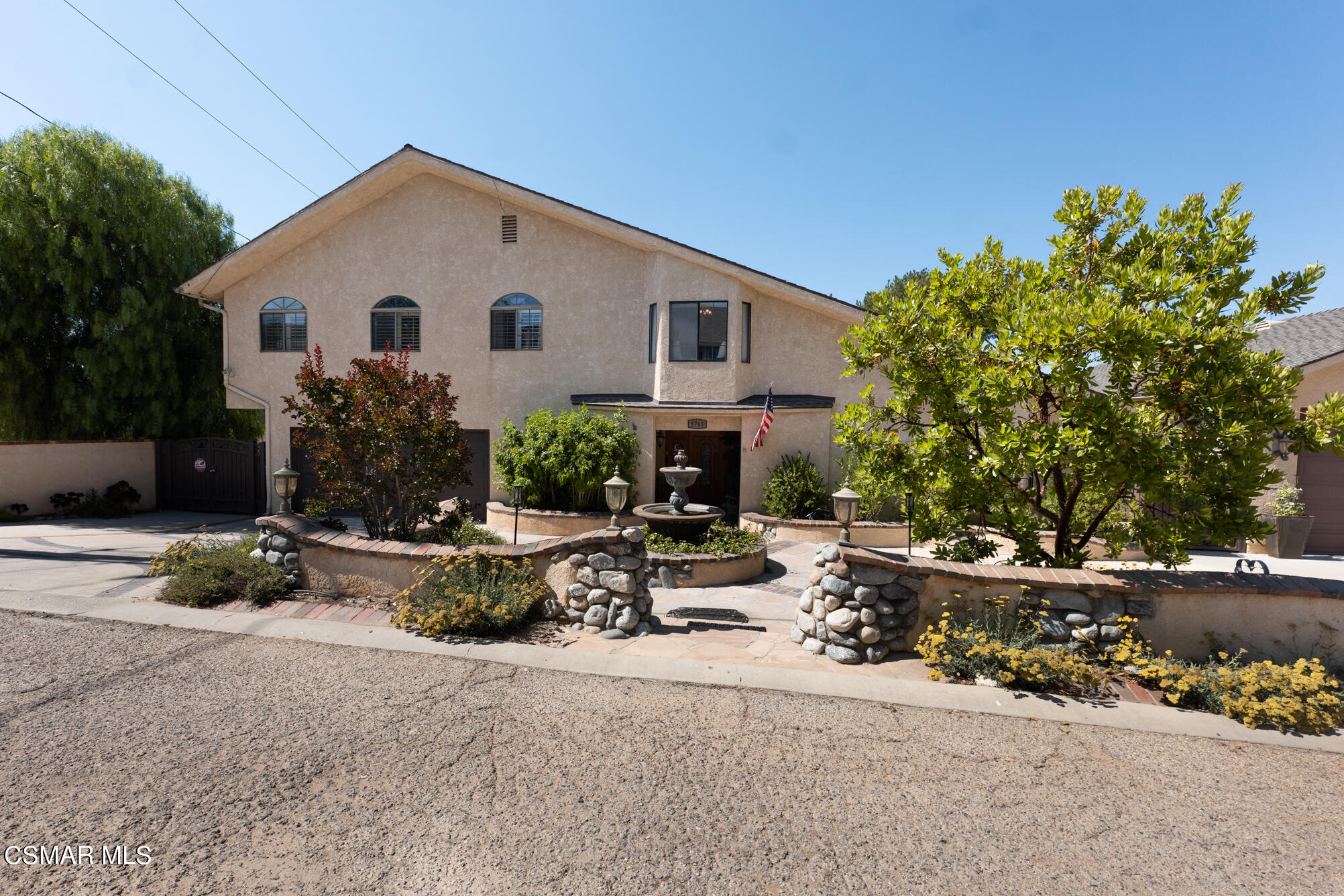 5765 Oak Knolls Road Simi Valley, CA 93063 - Photo 3 of 71 5765 Oak Knolls Rd - HsHProd-71