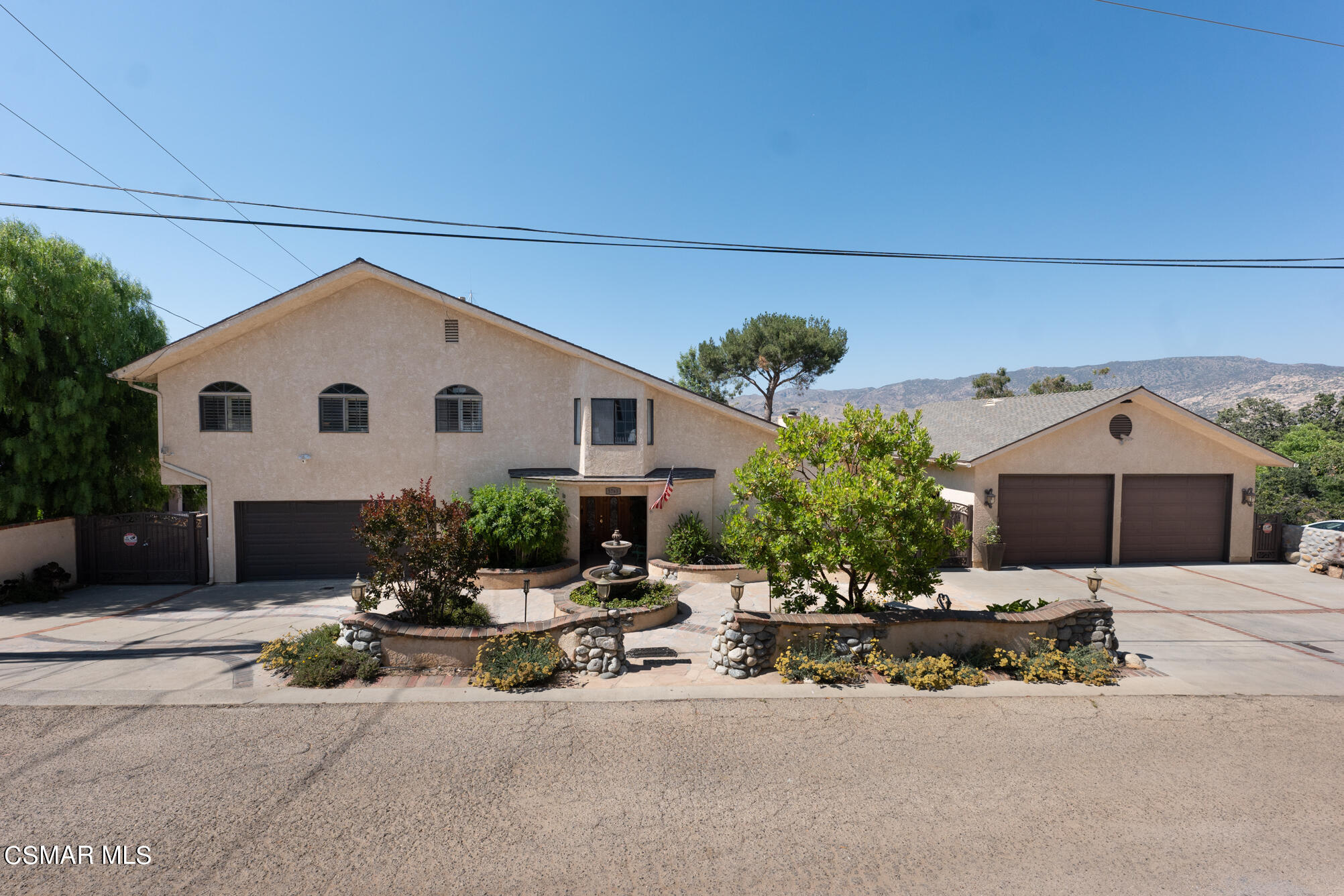 5765 Oak Knolls Road Simi Valley, CA 93063 - Photo 4 of 71 5765 Oak Knolls Rd - HsHProd-72