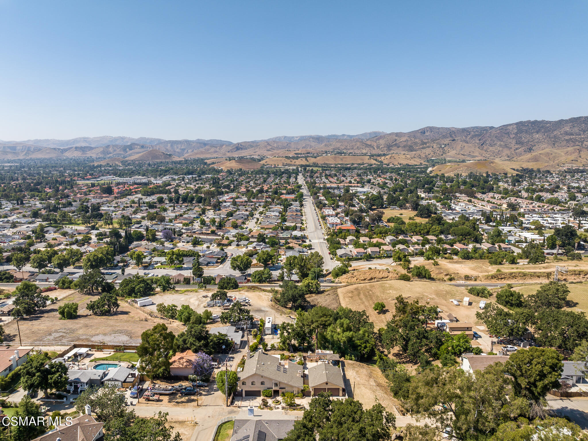 5765 Oak Knolls Road Simi Valley, CA 93063 - Photo 5 of 71 5765 Oak Knolls Rd - HsHProd-2