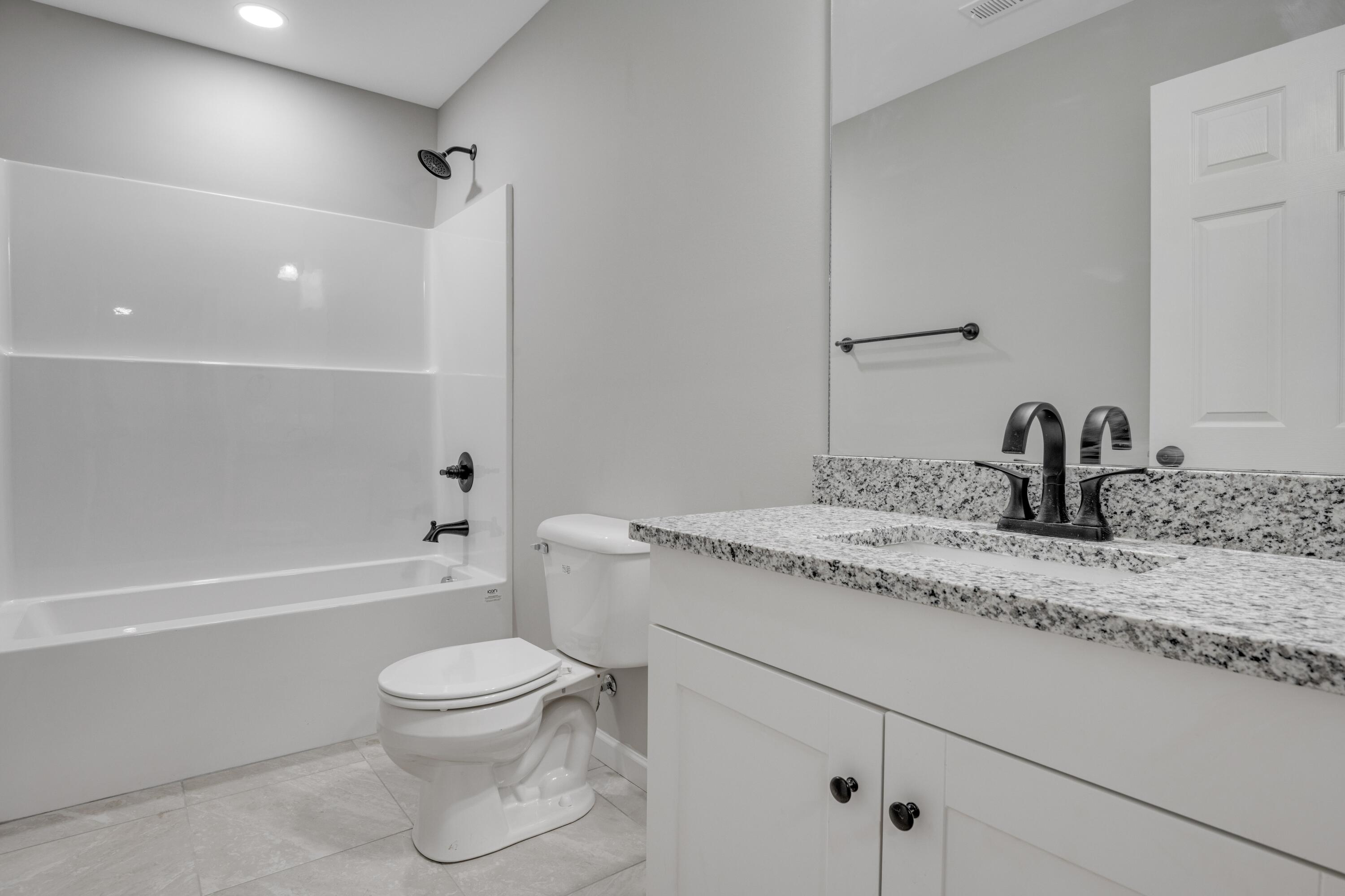 2807 Calhoun Avenue Chattanooga, TN 37404 - Photo 12 of 21 Main bathroom