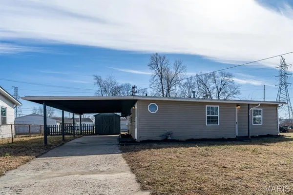 $124,900 | 2004 Elm Avenue, Granite City, IL 62040