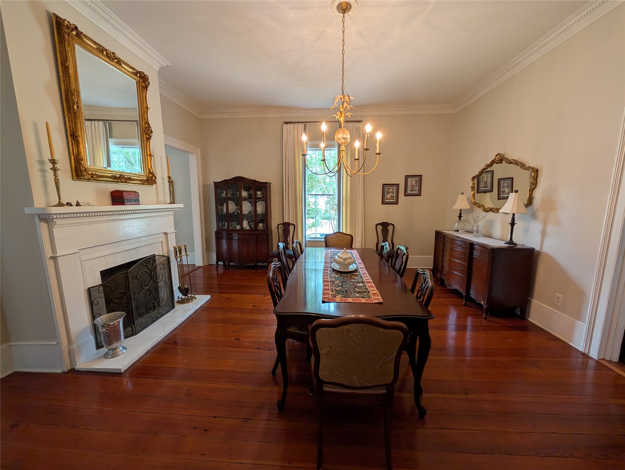 414 Spring Street Washington, GA 30673 - Photo 22 of 42 a view of a livingroom with furniture window and wooden floor