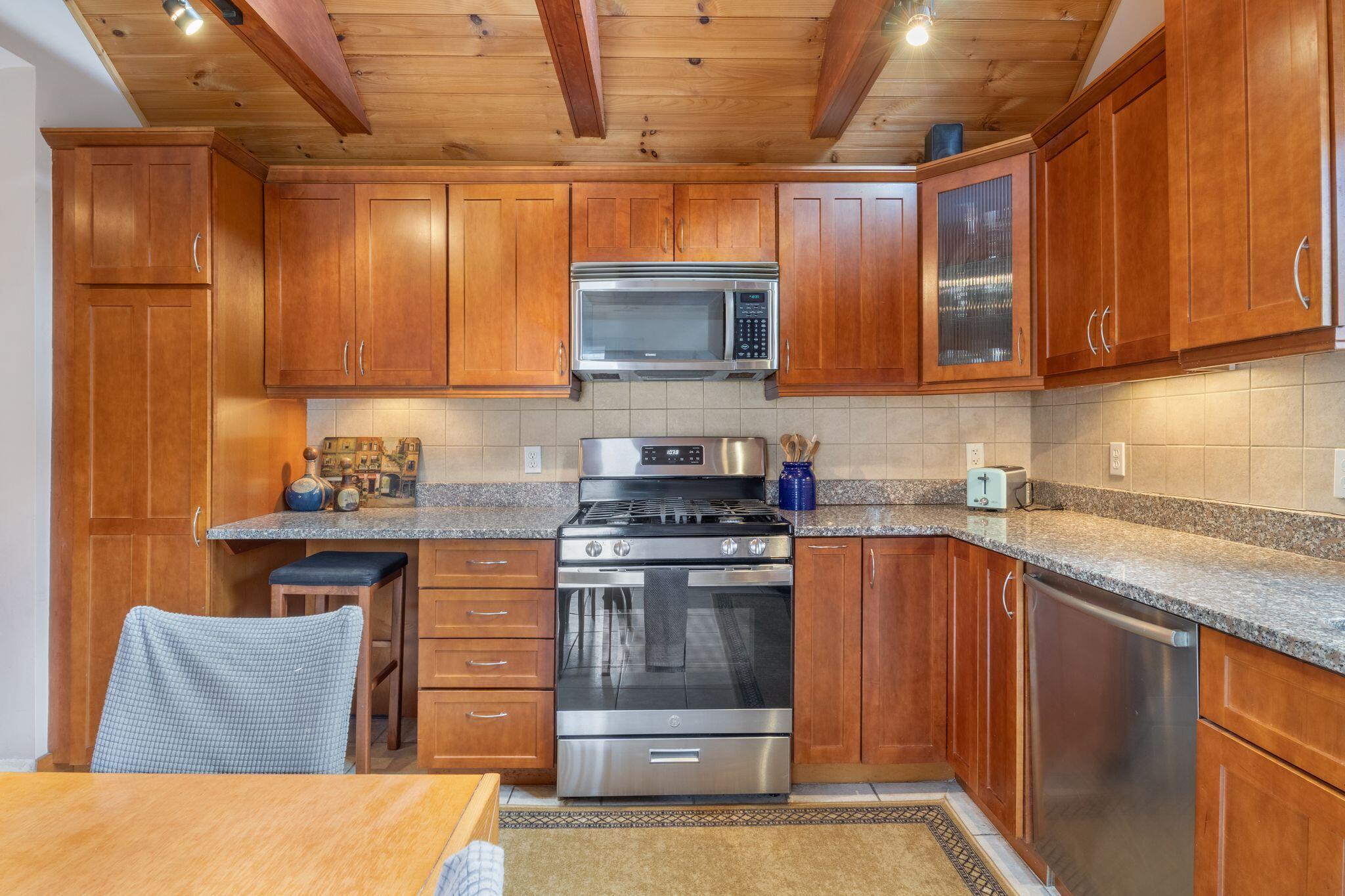 75 Carleton Street Portland, ME 04102 - Photo 15 of 51 75_Carleton_St_339