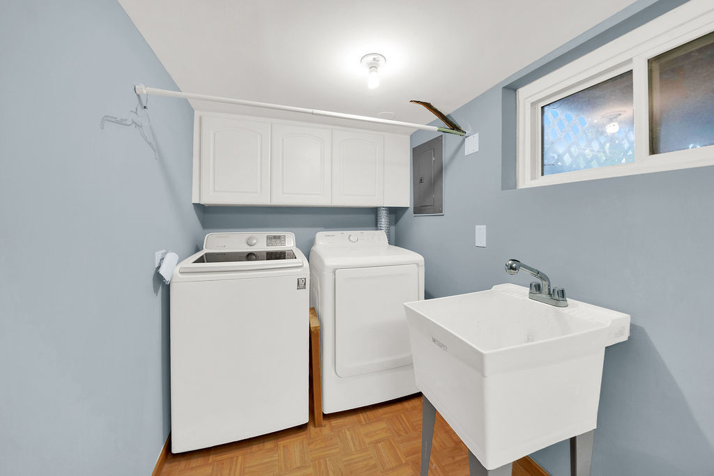 7234 South Ridgeway Avenue Chicago, IL 60629 - Photo 21 of 27 a utility room with dryer and washer