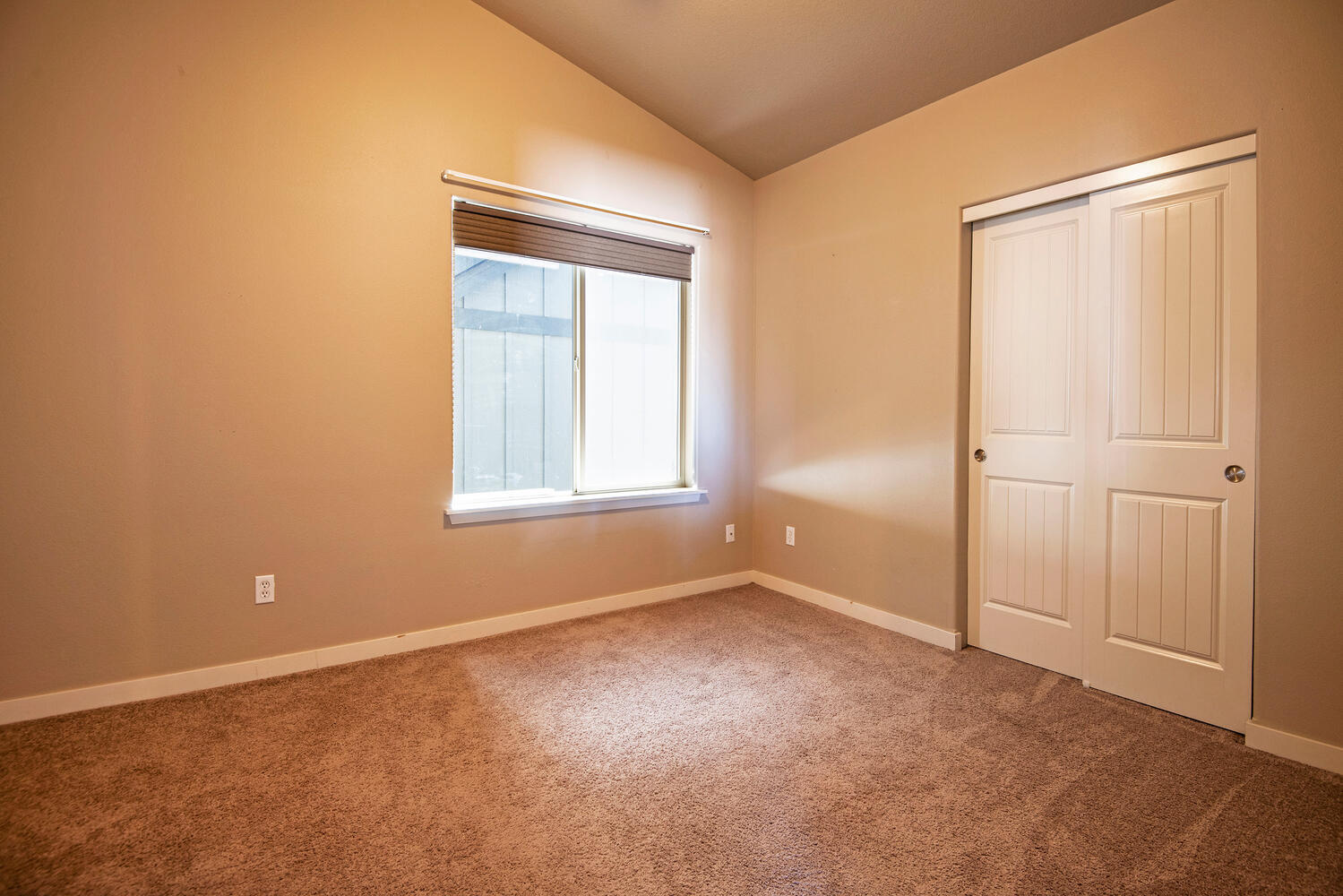 63225 Boyd Acres Road Bend, OR 97701 - Photo 20 of 22 Bedroom #4