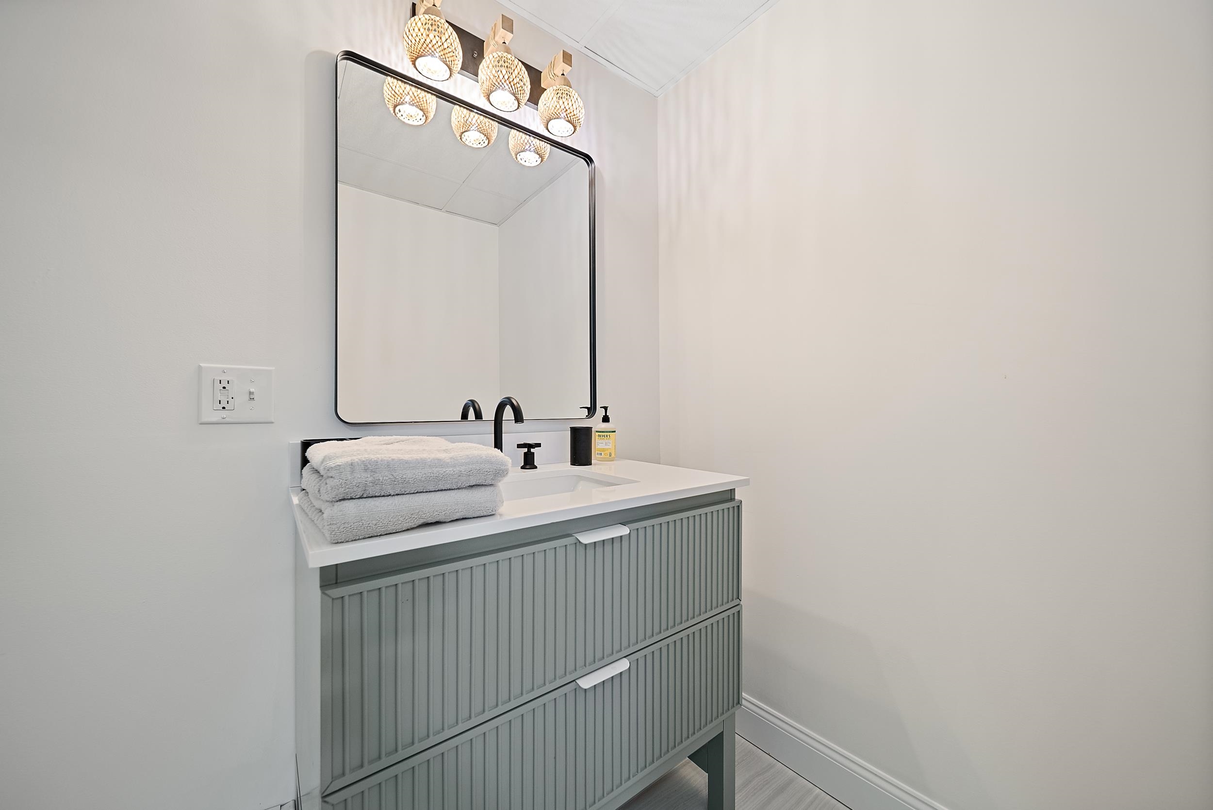 20 Gillis Terrace Salem, NH 03079 - Photo 49 of 59