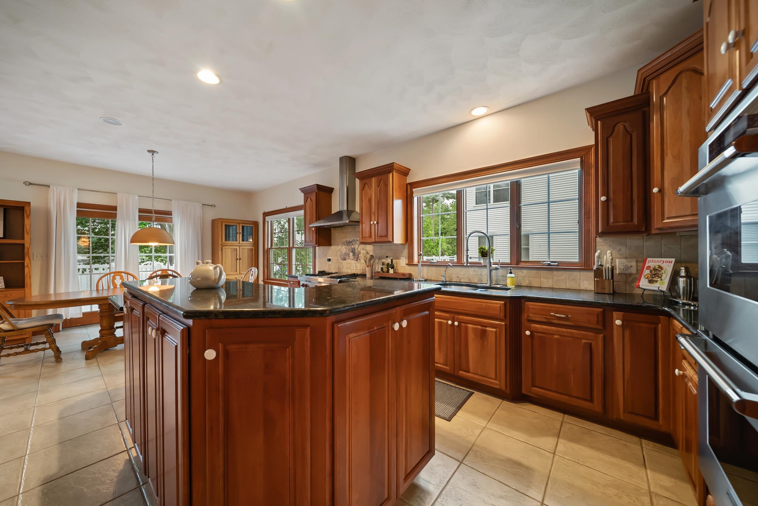 20 Gillis Terrace Salem, NH 03079 - Photo 8 of 59