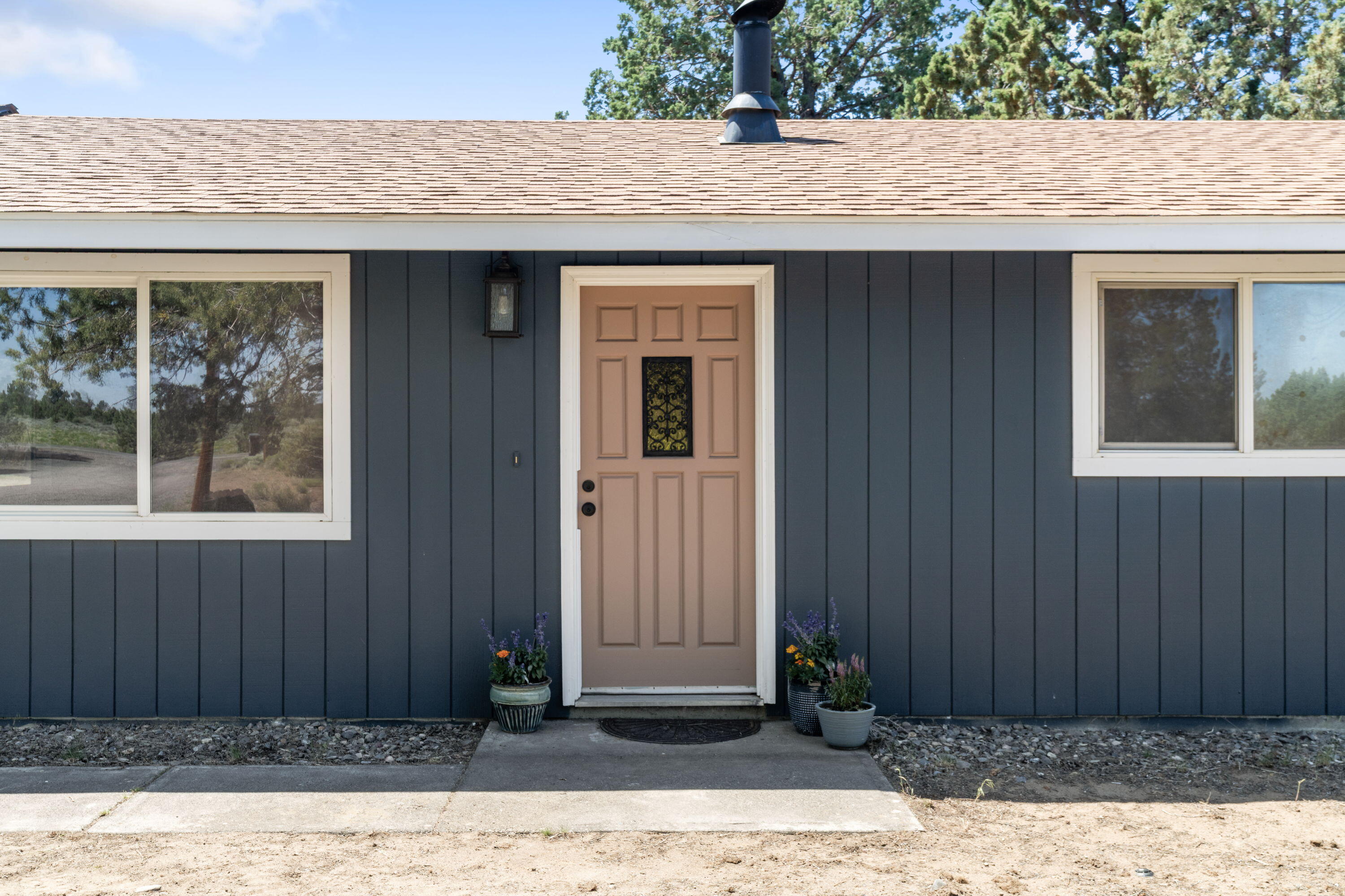 67089 Fryrear Road Bend, OR 97703 - Photo 9 of 41 Front Entry