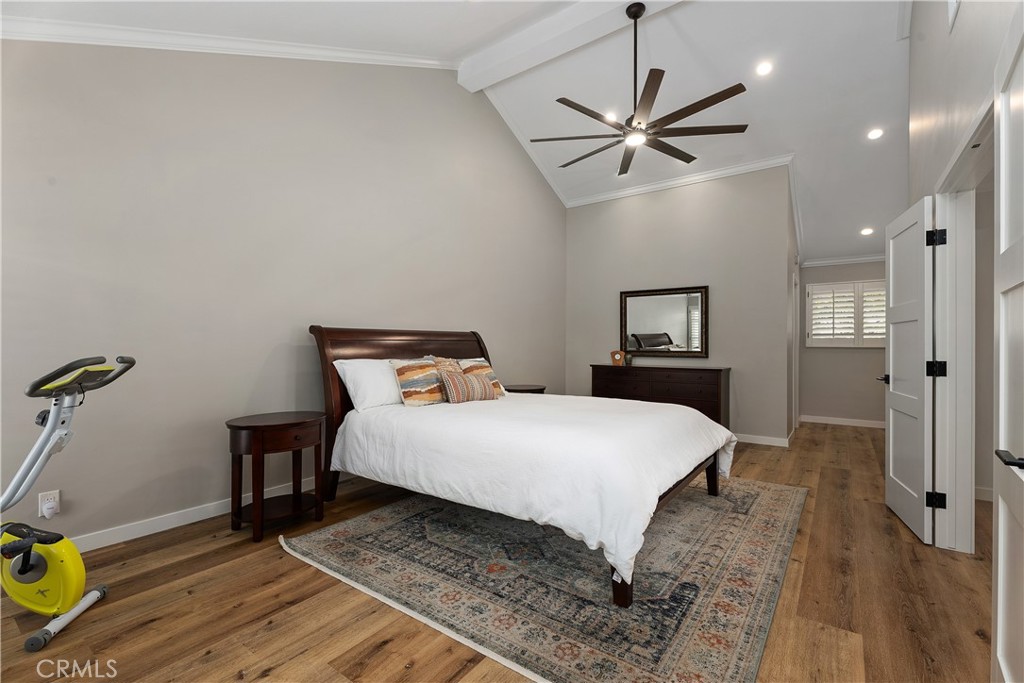 5112 Kingscross Road Westminster, CA 92683 - Photo 25 of 49 Main bedroom with vaulted ceiling